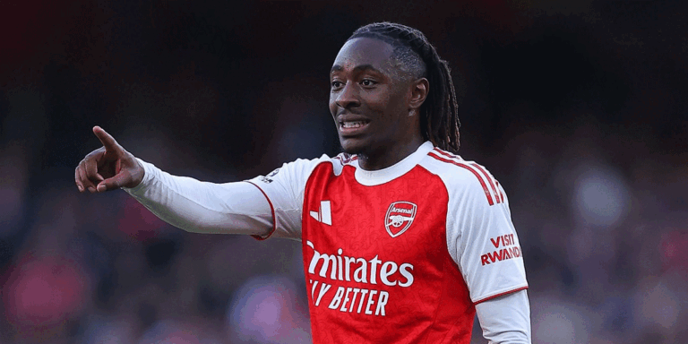 Eze Dicadangkan Tapi Arsenal Tampil Solid di Laga Krusial